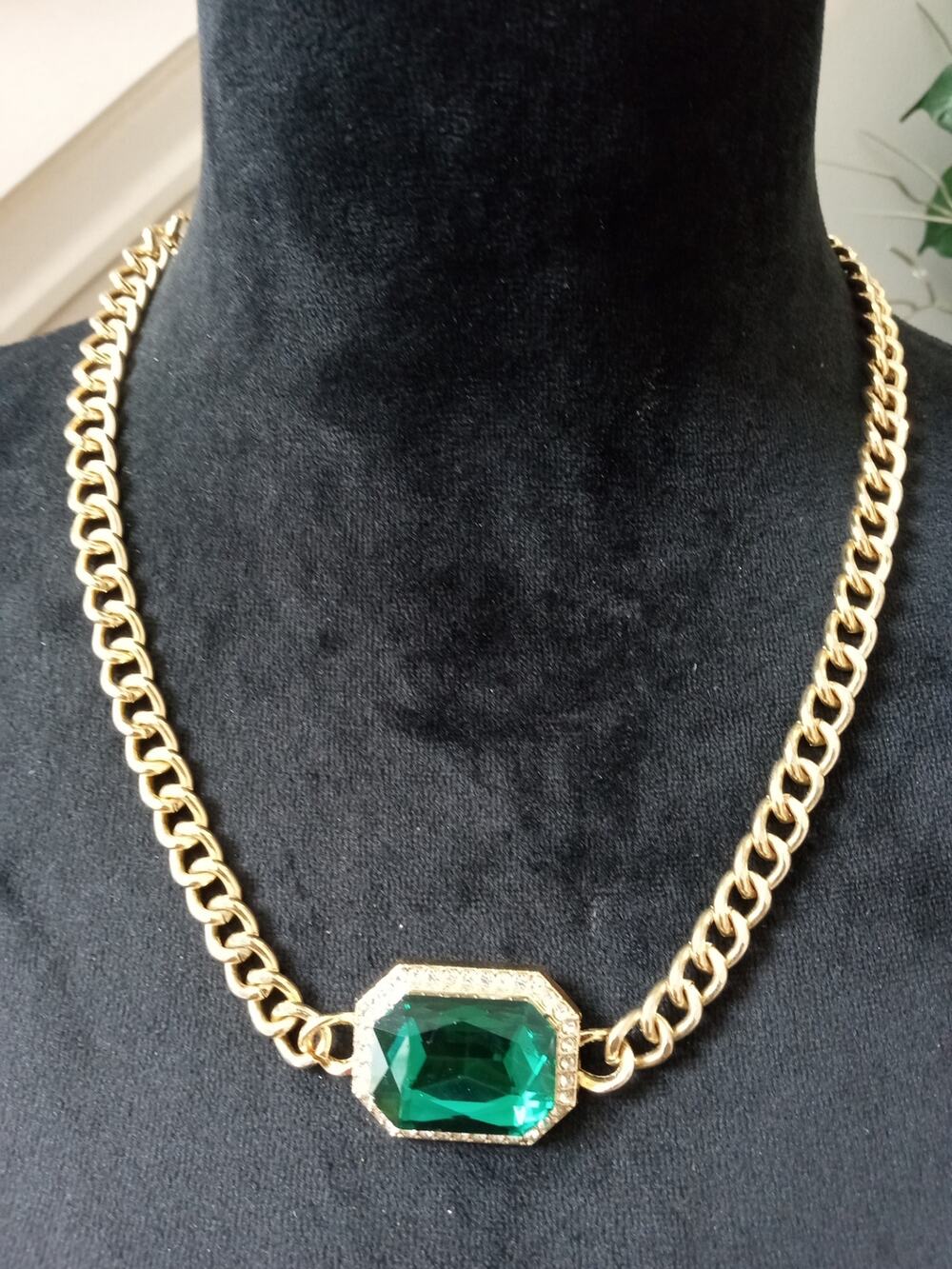 Gold Tone Curb Chain Necklace Large Emerald Green Crystal Statement Pendant Set